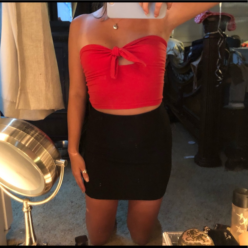 Simple black bodycon mini skirt